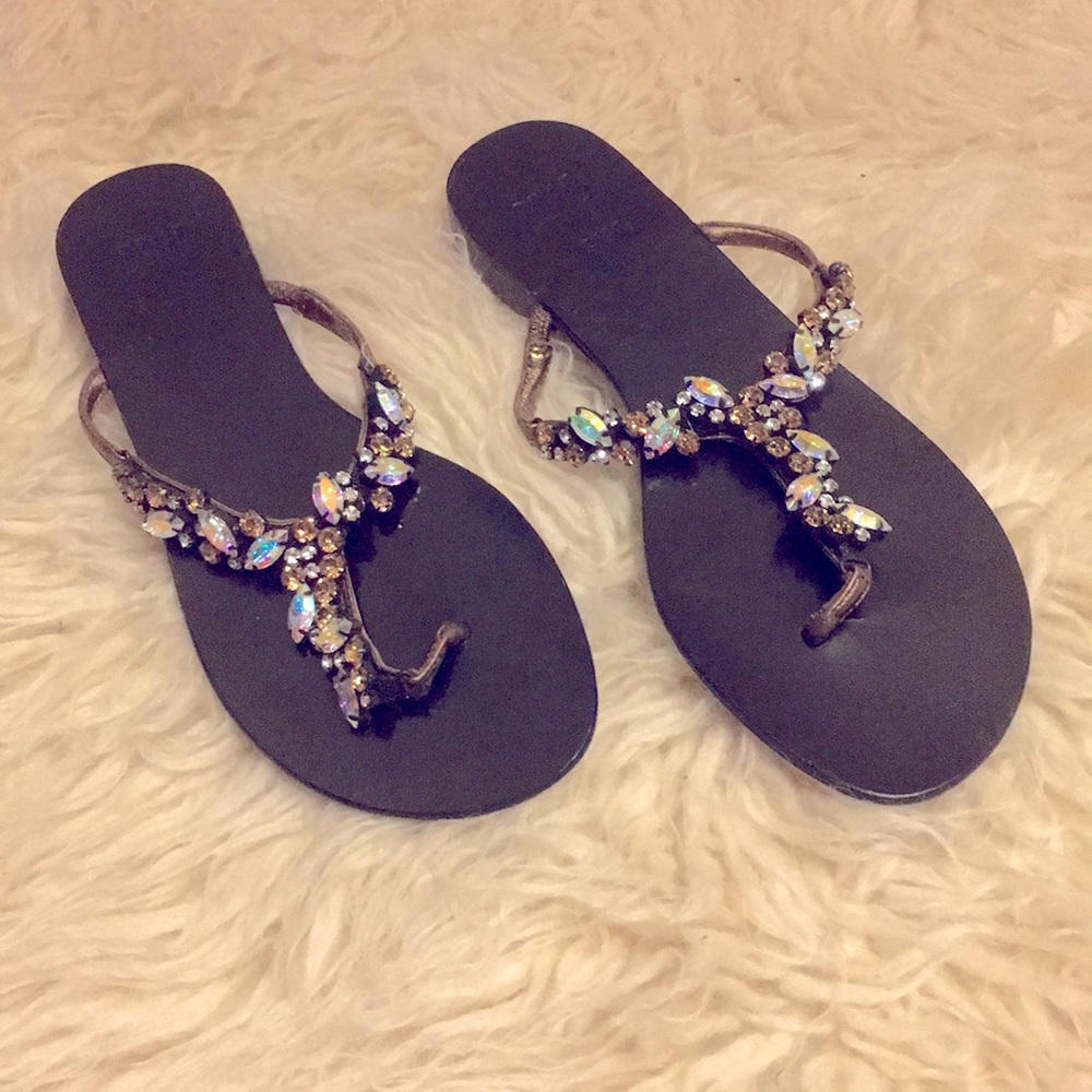 NWOT Pelle Moda Sandals Size 5.5